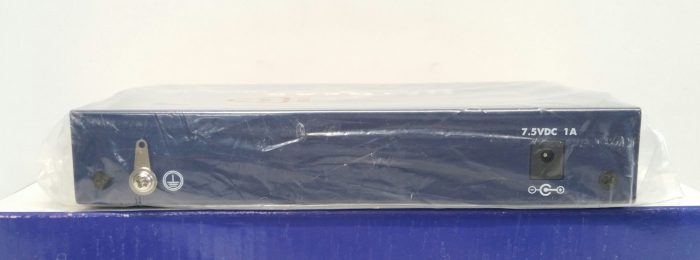 Netgear FS108 ProSafe 8-Port 10/100 Desktop Switch - Image 6