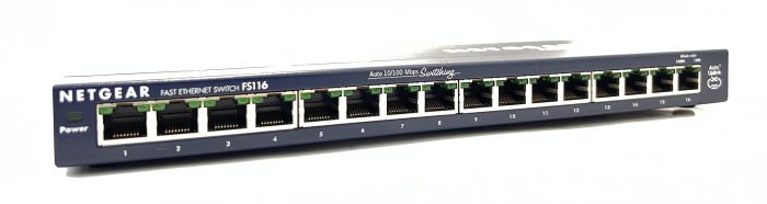 Netgear FS116 Fast Ethernet 16 10/100 Switch - Image 4