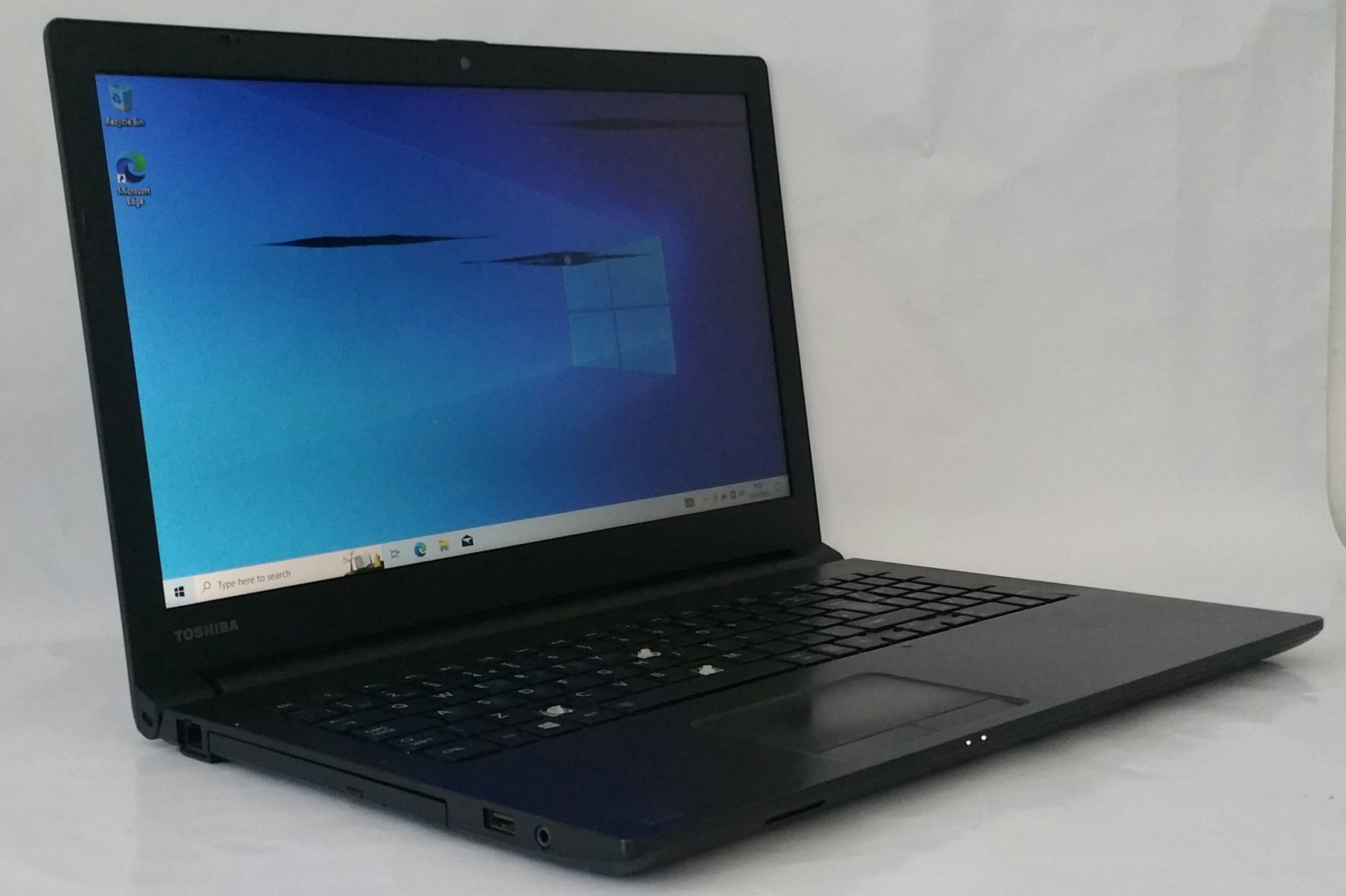 20230717_163258-1 Toshiba Satellite Pro R50-B-12P i3-4005U 8GB RAM 500GB HDD - Bled Screen + Missing Keys - Image 1
