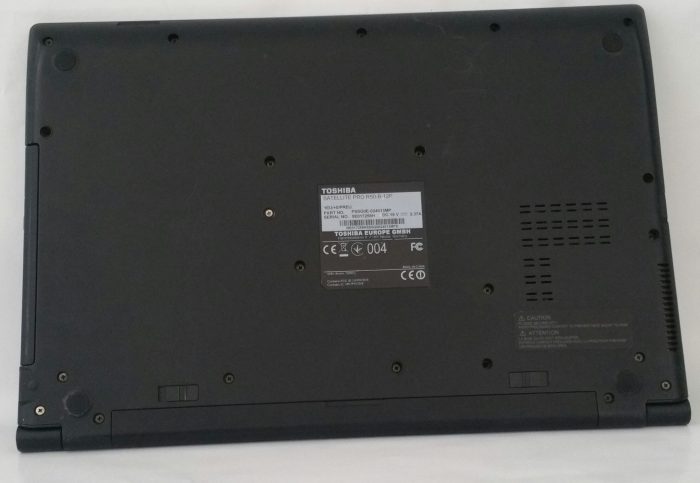 Toshiba Satellite Pro R50-B-12P i3-4005U 8GB RAM 500GB HDD - Bled Screen + Missing Keys - Image 6
