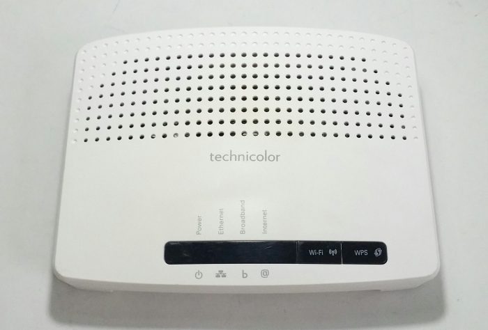 Technicolor TG582n 4-Port Wireless Router without Power Adapter - Image 2