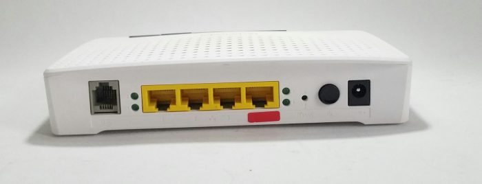 Technicolor TG582n 4-Port Wireless Router without Power Adapter - Image 4