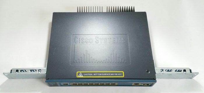 Cisco WS-C3560-8PC-S Catalyst 3560 Series 8-PoE Switch w Brackets - Image 6