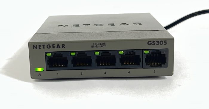 Netgear GS305 5-Port Gigabit Ethernet Switch - Image 2