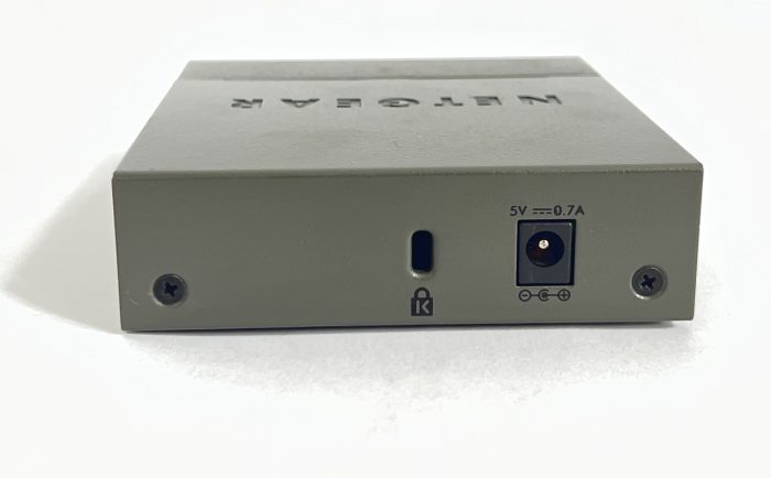 Netgear GS305 5-Port Gigabit Ethernet Switch - Image 3