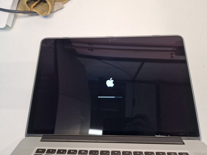 Macbook Pro A1398 i7-4980HQ 16GB 1TB SSD Monterey 12 (Mid 2015) - Image 12