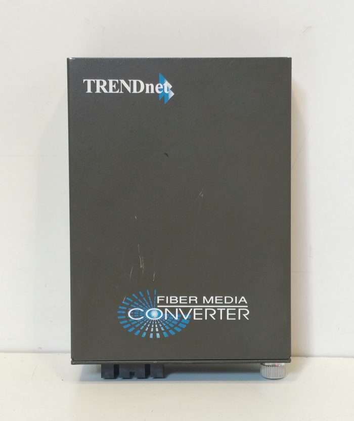 TRENDnet TFC-110S15 10/100 BASE-TX to 15km 100 Base-FX Single-mode with SC Connector Fiber Media Converter - Image 2