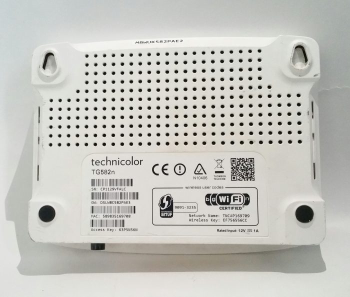 Technicolor TG582n 4-PoE Wireless Router - Image 3