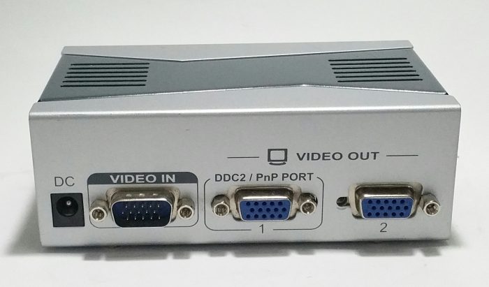 2-Port VGA Video Splitter with 3x VGA Cables & PSU - Image 5