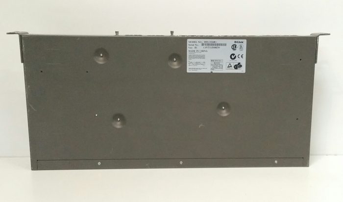 D-Link DES-1024R 24-Port 10/100 Fast Ethernet Switch - Image 4