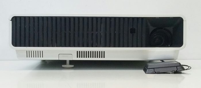 Casio XJ-M130 Data Projector with 8441 Lamp Hours Used - Image 2