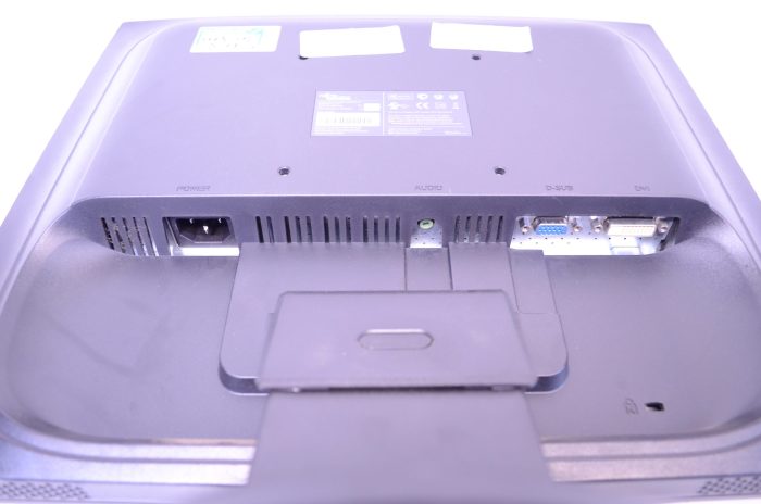 Fujitsu D19-1 19 inch Monitor VGA - Image 4