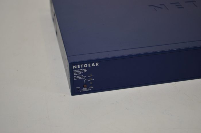 Netgear ProSafe 24+4 Smart Switch With PoE FS728TP V2 - Image 4