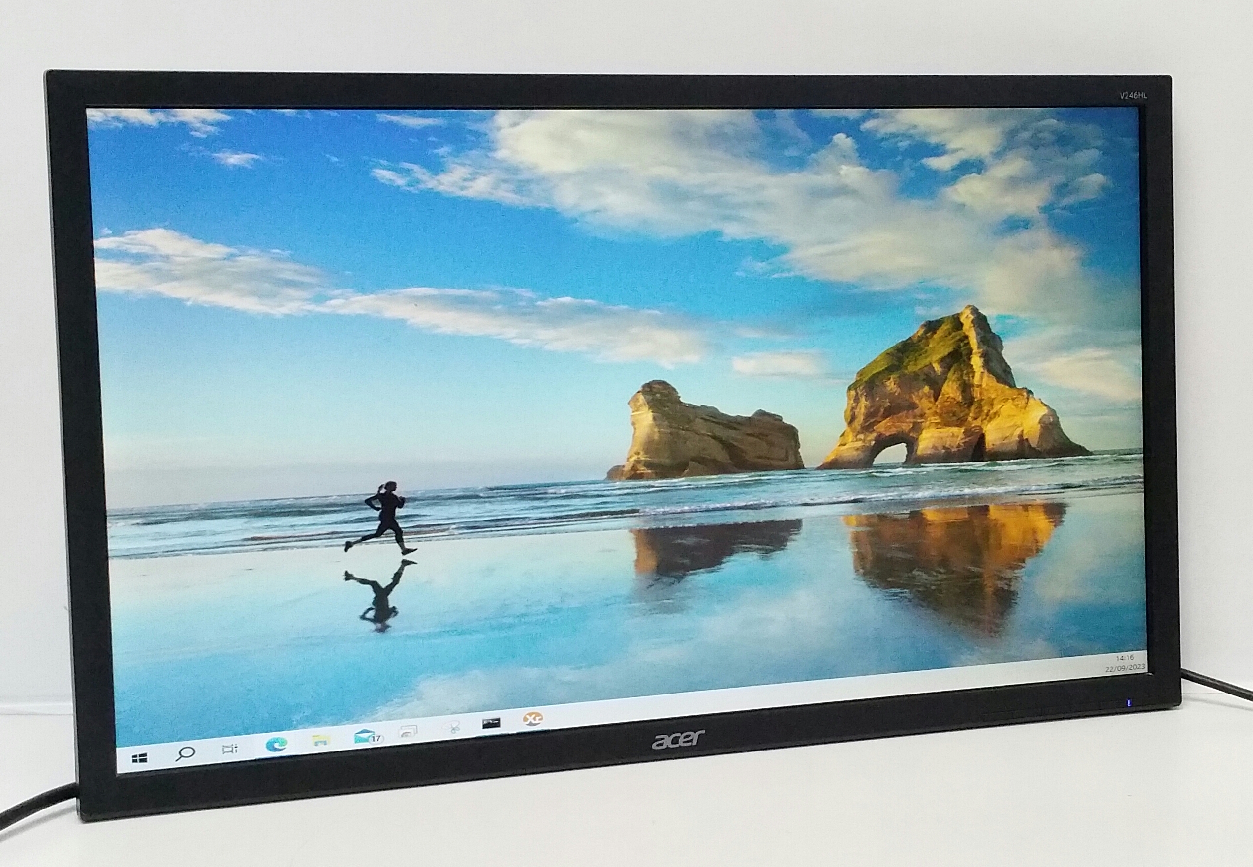 20180206_150743-1 Acer V246HL 24" VGA DVI LCD Monitor - Image 1