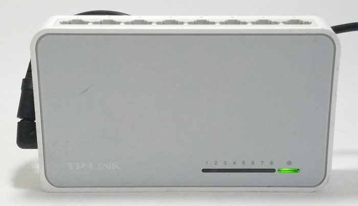 TP-Link TL-SF1008D 10/100Mbps 8-Port Desktop Switch - Image 2