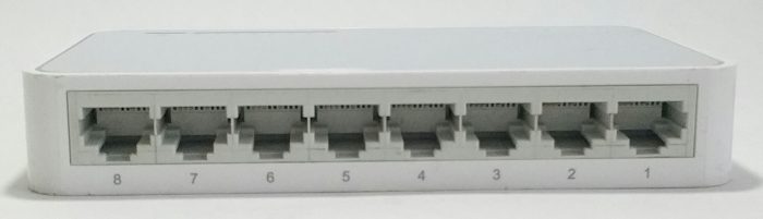 TP-Link TL-SF1008D 10/100Mbps 8-Port Desktop Switch - Image 7