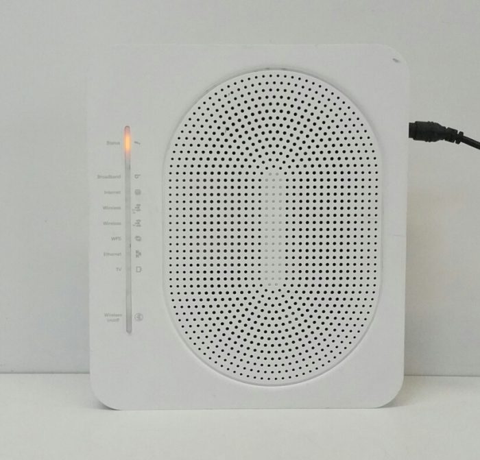Technicolor TG589vac v2 Wireless Router & Plug - Image 2