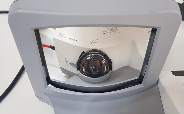 NEC U250X Projector with 143 Lamp Hours Used - Image 4