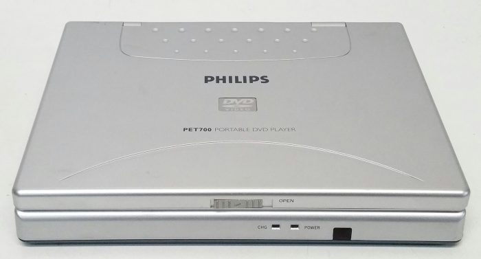 Philips PET700 Portable DVD Player Damaged Screen (Comes On and Off) - Image 9