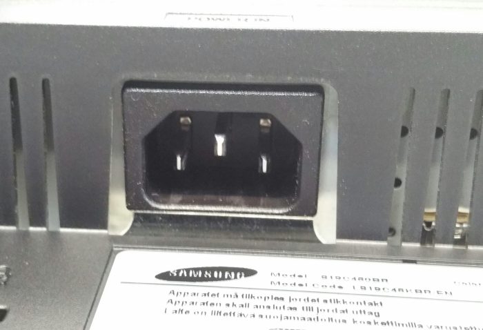 Samsung S19C450 19" DVI, VGA Monitor S19C450BR - Image 4
