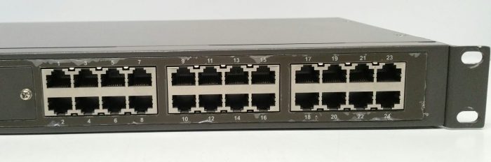 D-Link DES-1024R+ 24-Port 10/100 Fast Ethernet Switch + Power Supply Included - Image 7