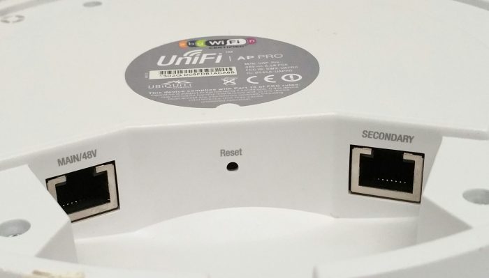Unifi AP Pro UAP-Pro PoE Access Point - Image 4