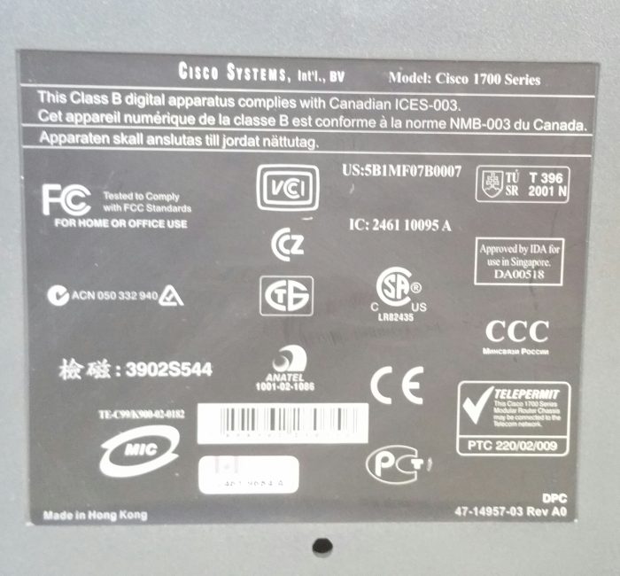 Cisco 1721 1700 Series 10/100 Modular Access Ethernet Router - Image 3