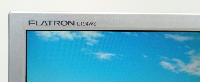LG Flatron L194WS 19" VGA Monitor - Image 8