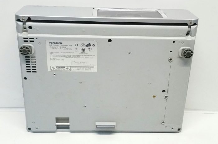 Panasonic PT-F300EA XGA LCD Projector with 1693 Lamp Hours Used - Image 4