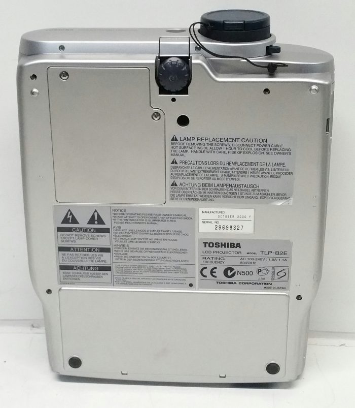 Toshiba TLP-B2 LCD Data Projector TLP-B2E - Image 4