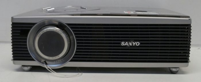 Sanyo PLC-SW30 Pro-X Multiverse Projector With Bag & Remote - Image 2