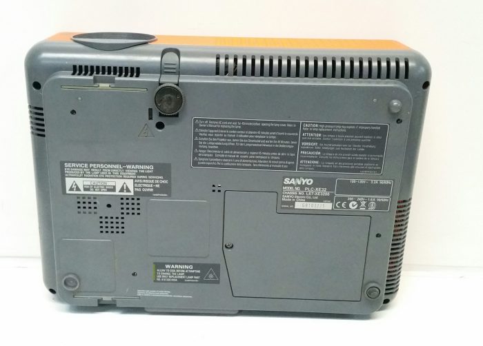 Sanyo PLC-XE32 Pro XtraX Multiverse Projector - Image 4
