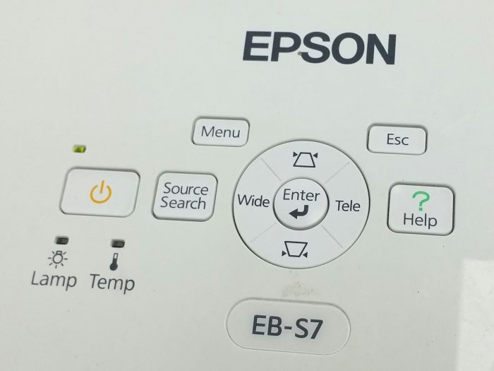 Epson EB-S7 H328B VGA LCD Projector w 54 Lamp Hours Used - Image 9