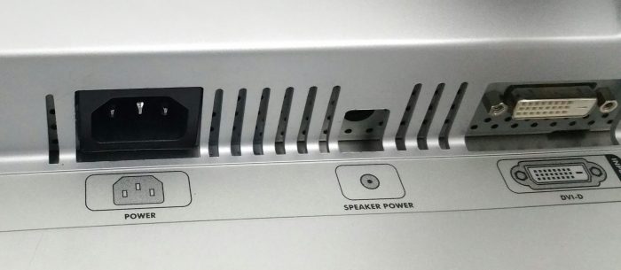 Dell 2407WFPb 24" VGA DVI-D LCD Monitor Screen Silver - Image 3