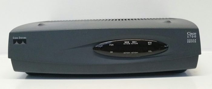 Cisco 1700 Series Modular Access Router Cisco1720 With No Power Supply Unit PSU - Image 2