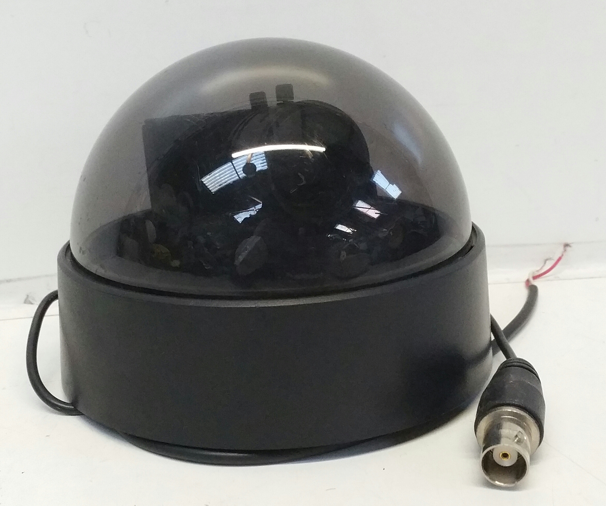 20231014_151152-1 Everfocus ED300/P 1/4" High Resolution Color Dome PAL with Vari-Focal Lens 12VDC No Audio Black Base CCTV Camera - Job Lot x2 - Image 1