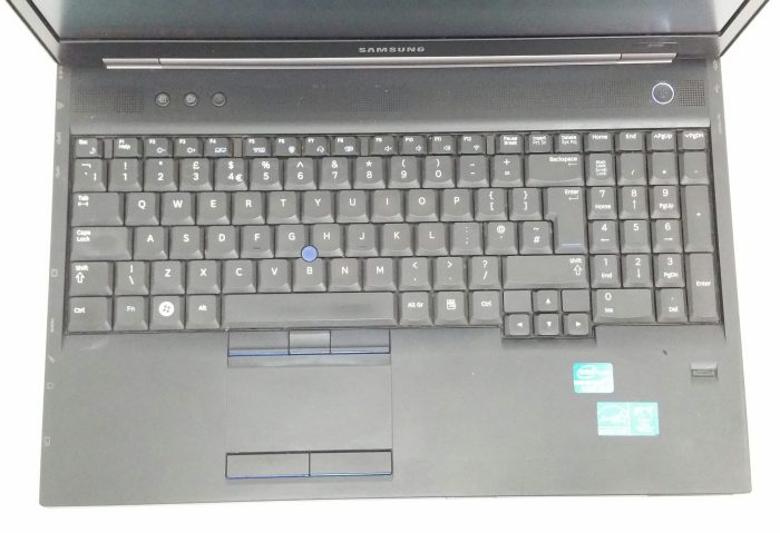 Samsung NP400B5B Windows 10 Pro 15.6" Laptop - Image 9