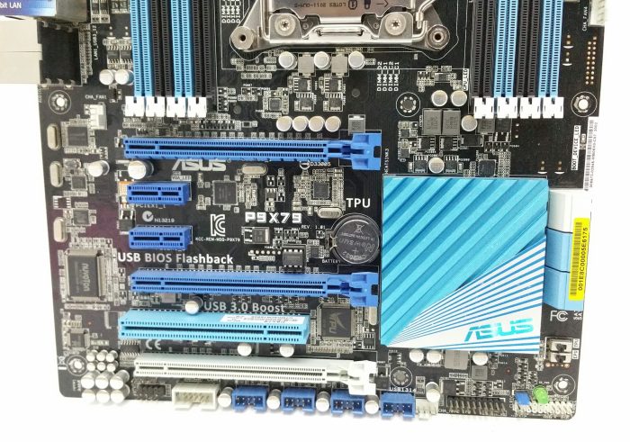 ASUS P9X79 Pro Motherboard with Intel Core i7-3930k - Image 6