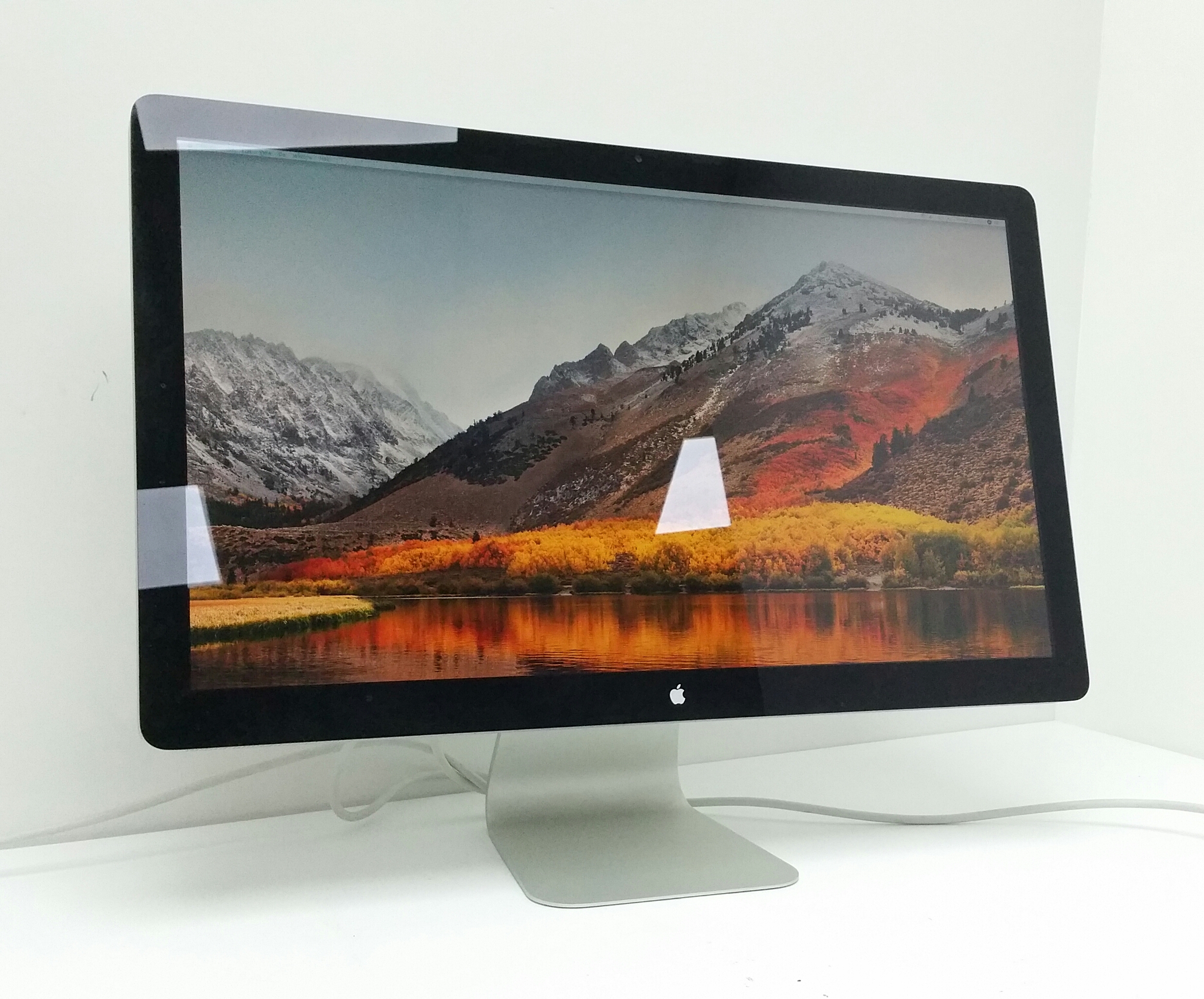 20180402_125214-1 Apple A1407 Cinema Display Monitor With 2560x1440 Split End Cable - Image 1