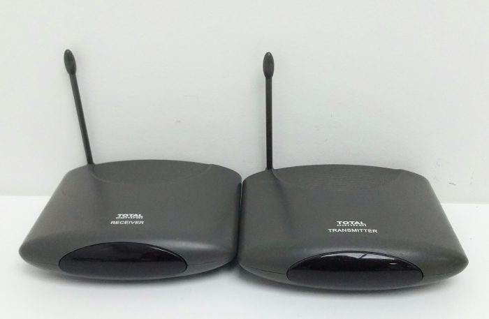 Total Control UC-AV10R00 Transmitter + Receiver - Image 2