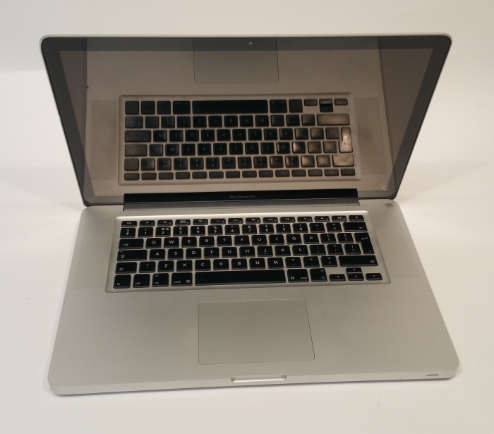 Macbook Pro A1286 - i7-620M 2.67GHz - 8GB DDR3 - 240GB SSD - High Sierra 10.13 (Mid 2010) - Image 6