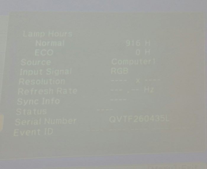 Epson EB-470 H456B LCD Projector 916 Lamp Hours Used - Image 2