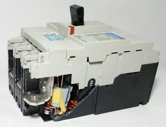 Terasaki E160-SJ 40amp 16ka Triple Pole MCCB TemBreak Damaged Case - Image 4
