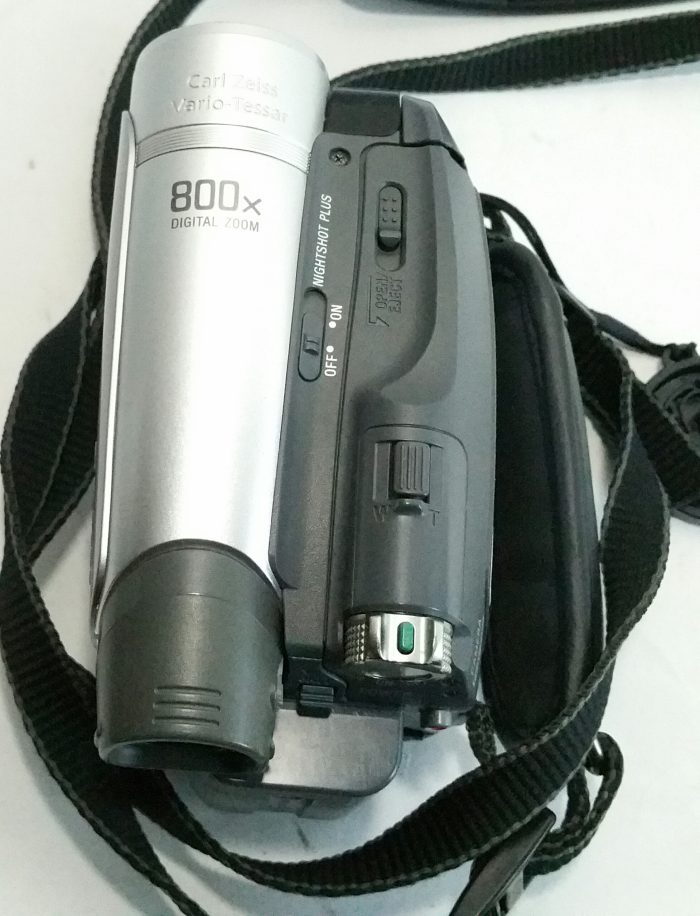 Sony DCR-HC27E Carl Zeiss Vario-Tessar 800x Digital Zoom Digital Video Camera Recorder - Image 7
