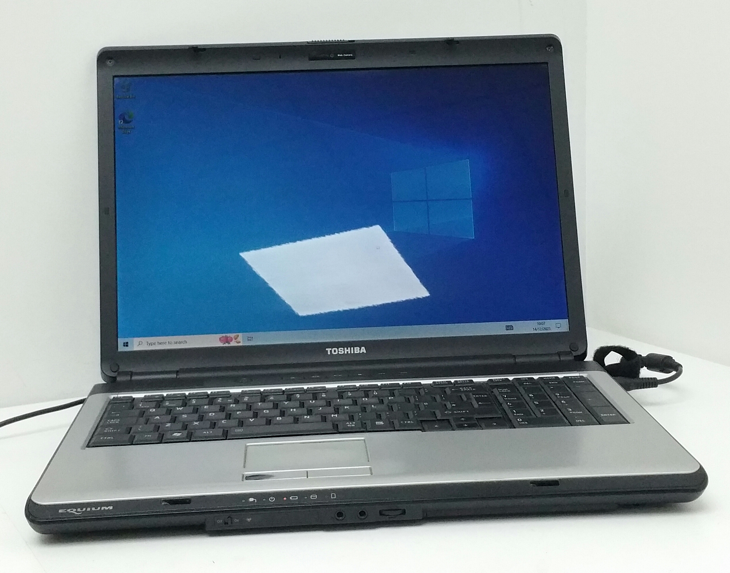 20180430_125545-1 Toshiba Equium L350D PSLE2E-001002KS- Pentium Dual Core T4300 2.1GHz - 4GB RAM - 17" - 250GB SSD - Windows 10 Home - Image 1