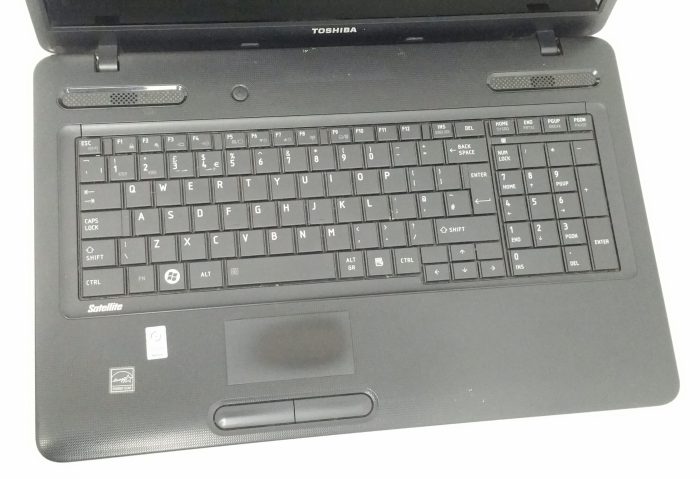 Toshiba Satellite C670D-11K - AMD E-450 1.65GHz - 4GB RAM - 17" - 640GB HDD - Windows 10 64bit - Image 8