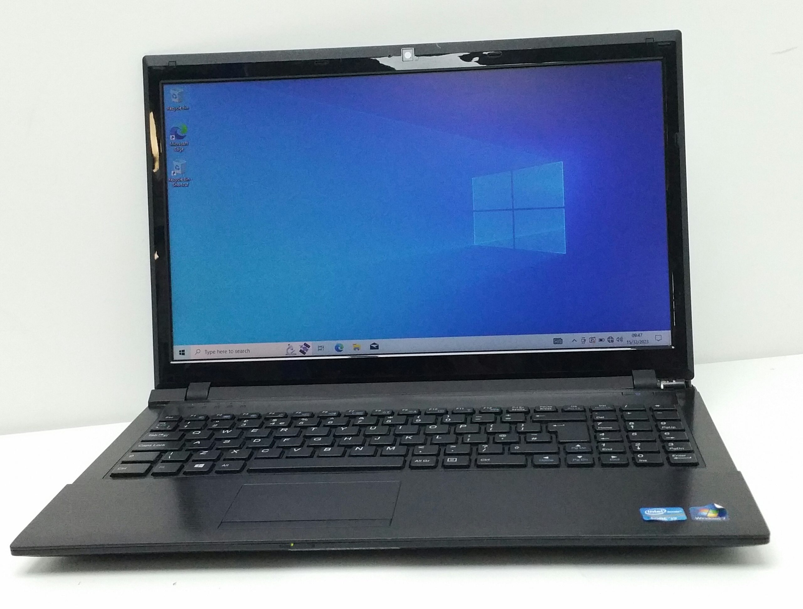 20180501_123628-1 RM Education Notebook 320 W255EU i3-2350M 2.3GHz 4GB RAM 15.6" 120GB SSD Windows 10 64bit - Image 1