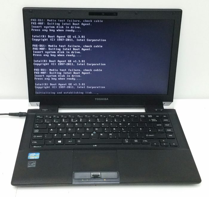 Toshiba Tecra R940-1FH - Intel i3-3110M 2.4GHz - 2GB RAM - 14" - Image 2