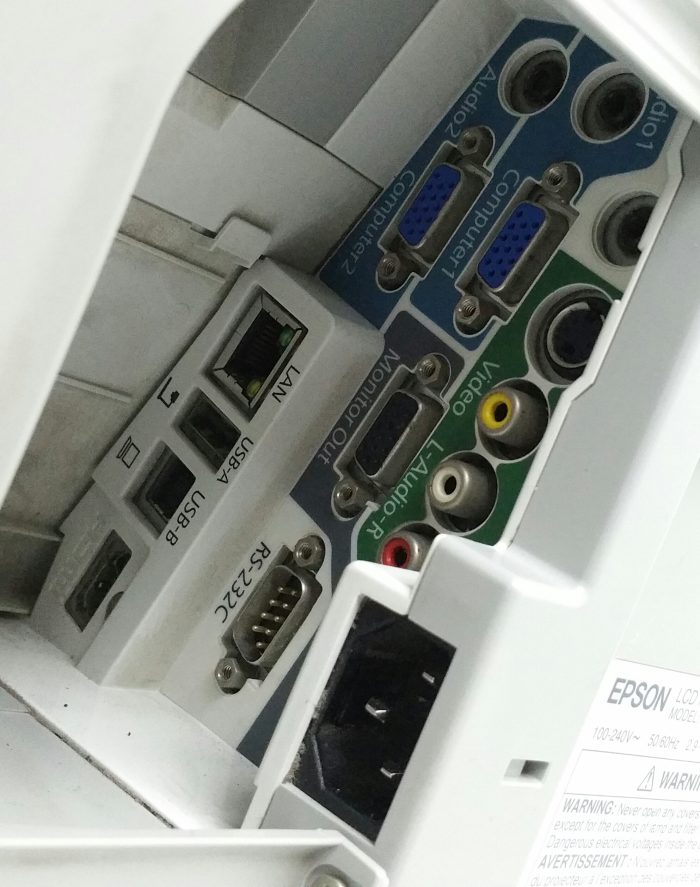 Epson EB-470 LCD Projector 533 Lamp Hours Used H456B - Image 4