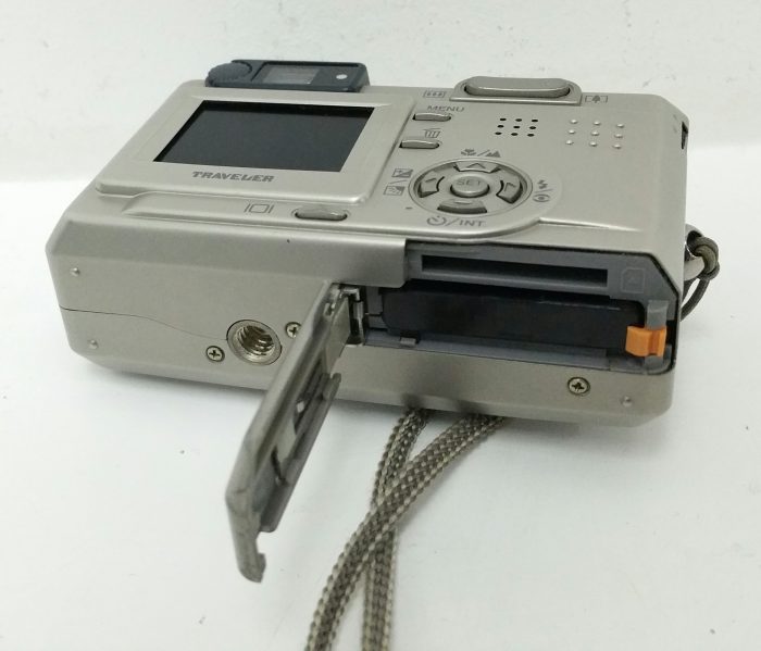 Traveler DC-5300 Digital Camera - Image 3